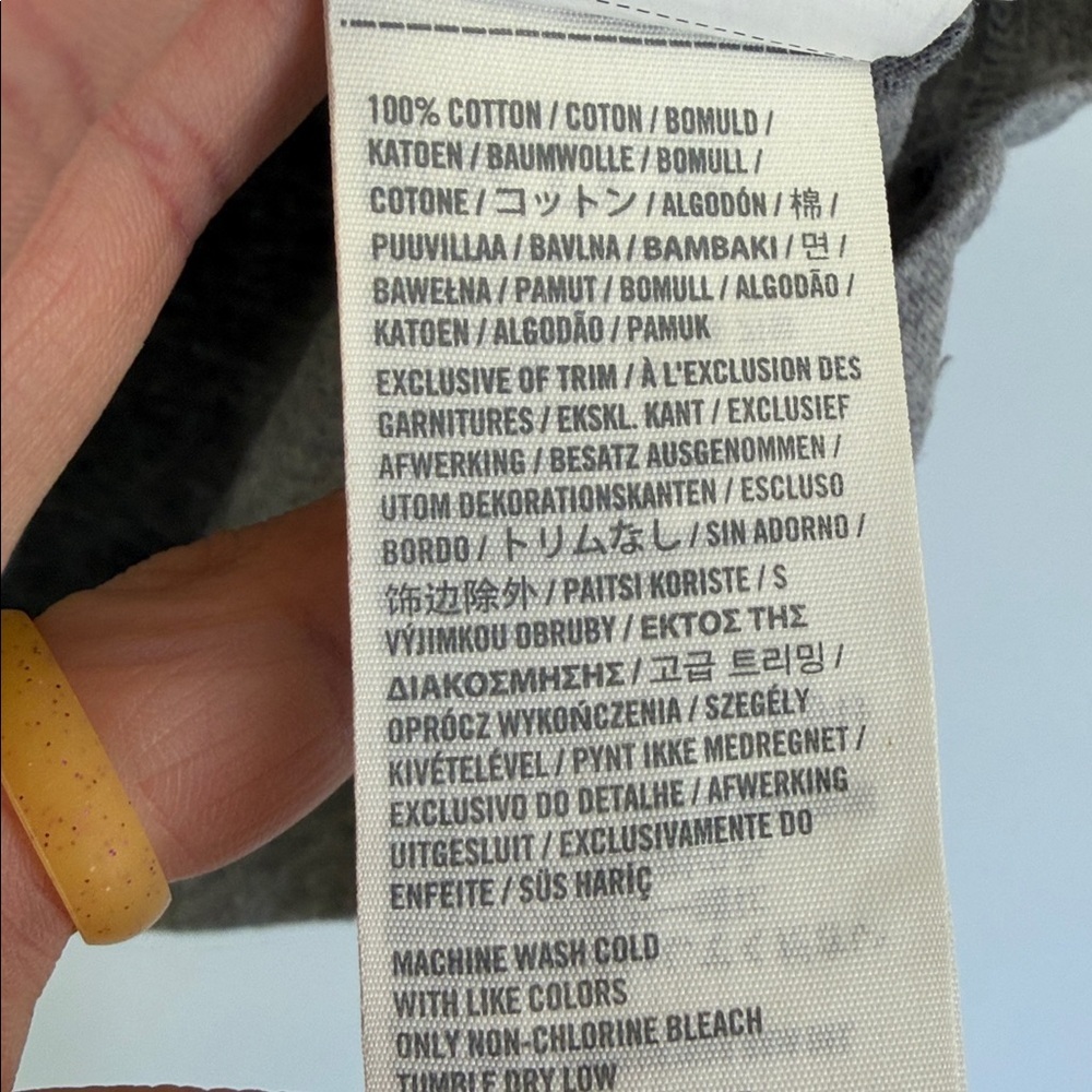 Y2K Hollister Graphic Tee - Picture 3 of 5